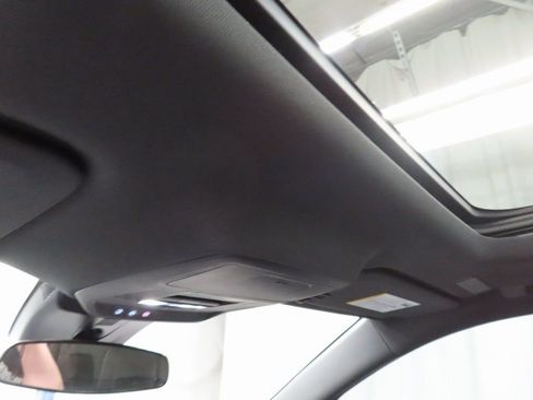 Used 2025 Chevrolet Traverse Z71 image 26