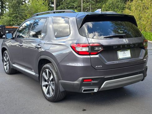 Certified 2025 Honda Pilot Elite image 29