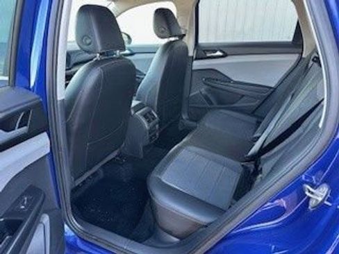 Used 2022 Volkswagen Taos SE image 11