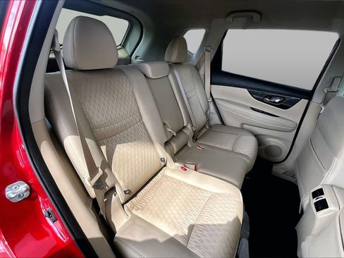 Used 2017 Nissan Rogue SV FWD image 20