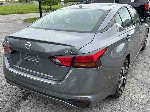 Used 2022 Nissan Altima 2.5 SR FWD image 8