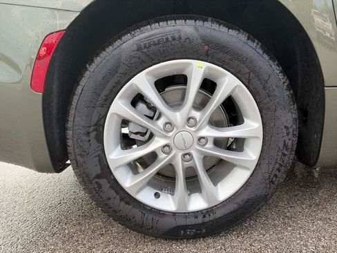 New 2027 Chrysler Pacifica Select FWD image 16