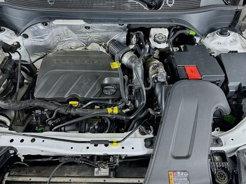 Used 2024 Chevrolet Trax LT image 36