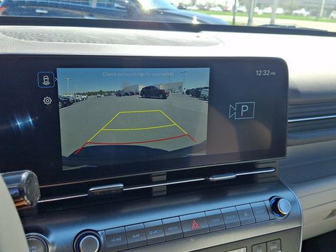Used 2024 Hyundai Kona SEL AWD/4WD image 16