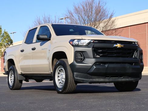Used 2023 Chevrolet Colorado W/T image 1