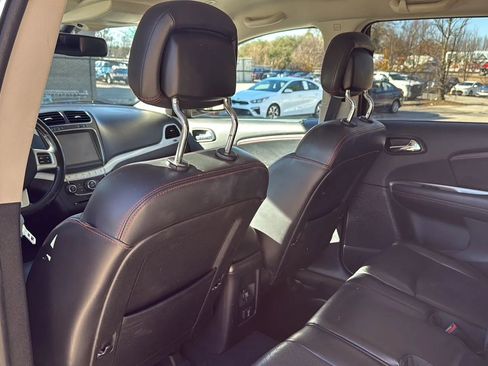 Used 2019 Dodge Journey GT image 18