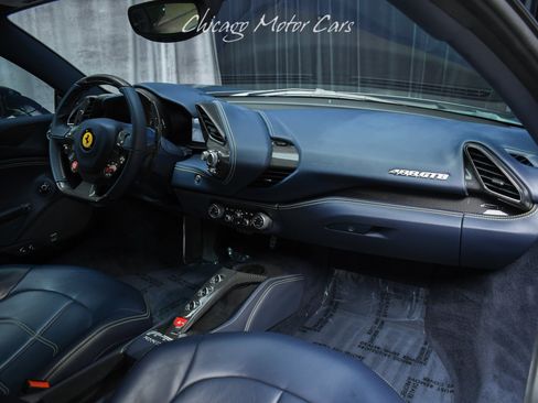 Used 2018 Ferrari 488 GTB RWD image 19