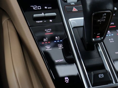 Used 2020 Porsche Cayenne image 34