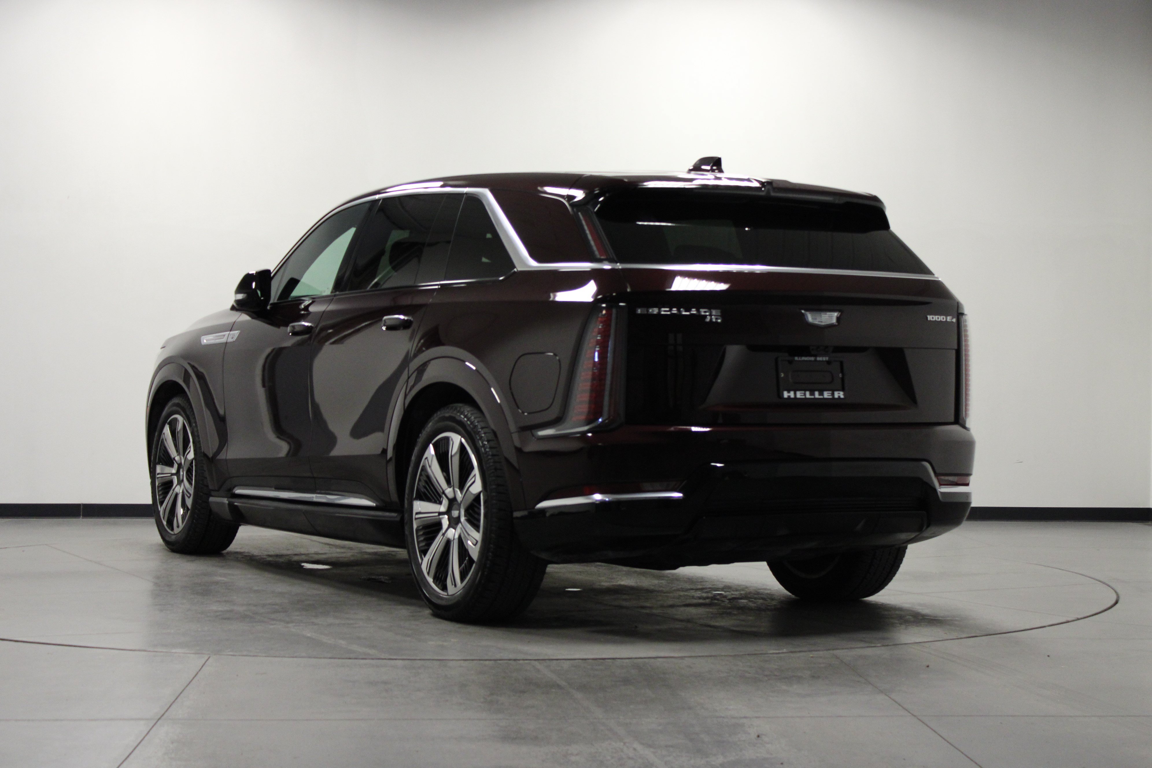Used 2025 Cadillac Escalade IQ Luxury 2 w/ LPO, Premium Carpet Package AWD/4WD image 6
