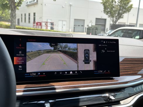 Used 2026 BMW X7 xDrive40i w/ M Sport Package image 26