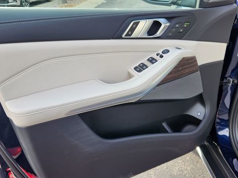 New 2026 BMW X5 xDrive50e image 8