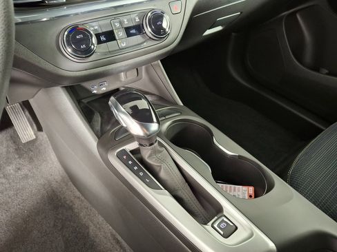 Used 2024 Buick Envista Preferred w/ Convenience II Package image 18