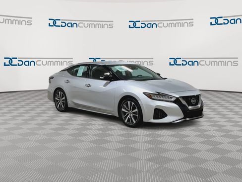 Used 2020 Nissan Maxima 3.5 SV w/ Floor Mat Group FWD image 2