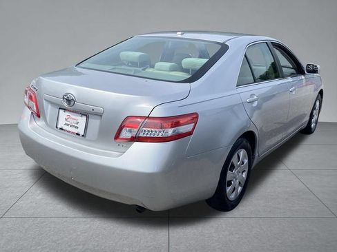Used 2010 Toyota Camry FWD image 14