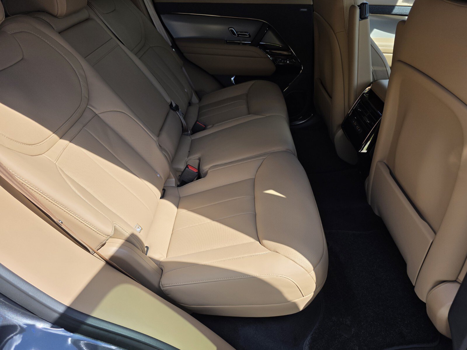 New 2027 Land Rover Range Rover Sport SE AWD/4WD image 5