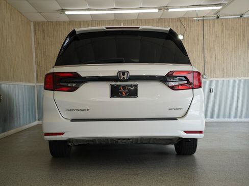 Used 2023 Honda Odyssey Sport image 8