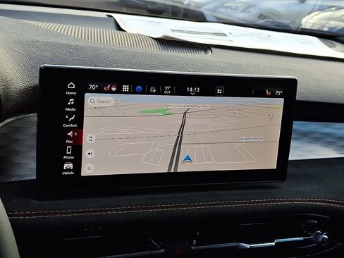 New 2025 Alfa Romeo Tonale image 13