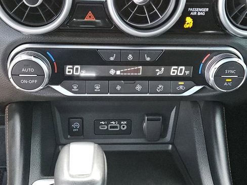 Used 2024 Nissan Sentra SR w/ SR Premium Package FWD image 17