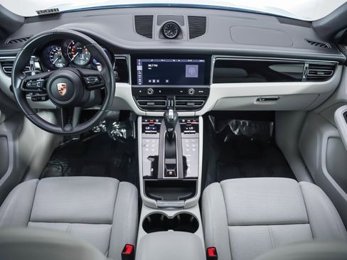 Certified 2023 Porsche Macan image 15
