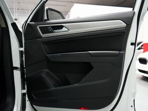 Used 2018 Volkswagen Atlas SE image 30