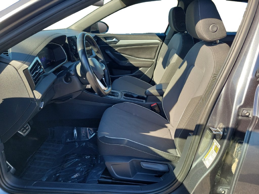 Used 2025 Volkswagen Jetta Sport FWD image 19
