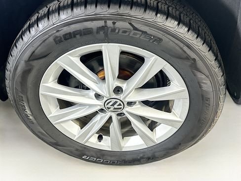 Used 2018 Volkswagen Tiguan Limited FWD image 11