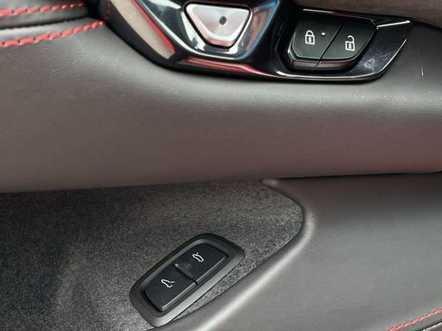 Used 2024 Chevrolet Corvette Stingray Premium Cpe w/ Z51 Performance Package image 24