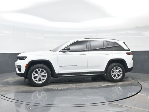 Used 2022 Jeep Grand Cherokee Limited w/ Trailer Tow Prep Group (B) image 3
