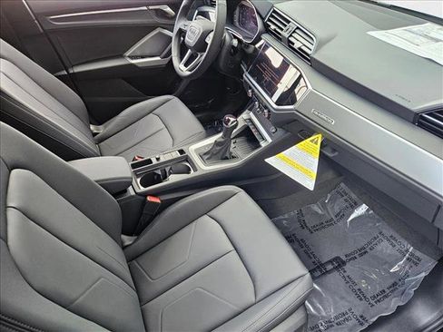 New 2025 Audi Q3 2.0T Premium image 12