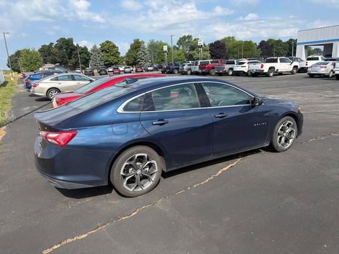 Used 2022 Chevrolet Malibu LT FWD image 2