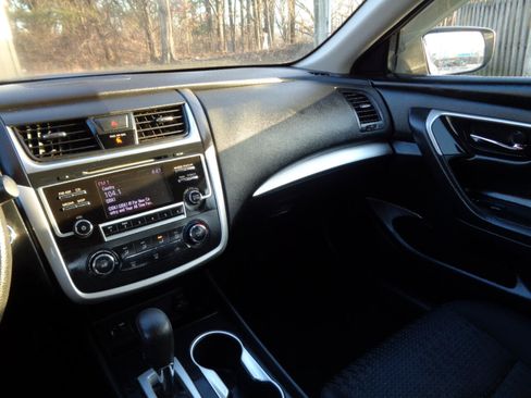 Used 2016 Nissan Altima 2.5 S w/ Power Driver Seat Package image 47