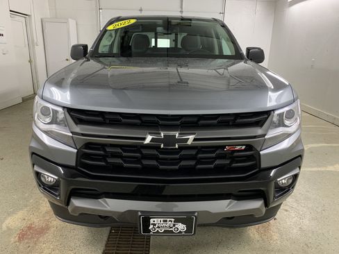 Used 2022 Chevrolet Colorado Z71 image 2