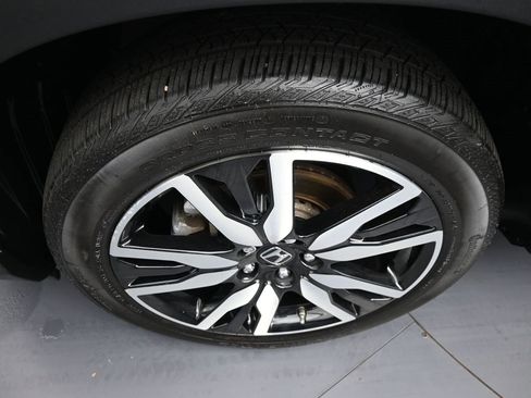 Certified 2022 Honda Pilot Touring image 14