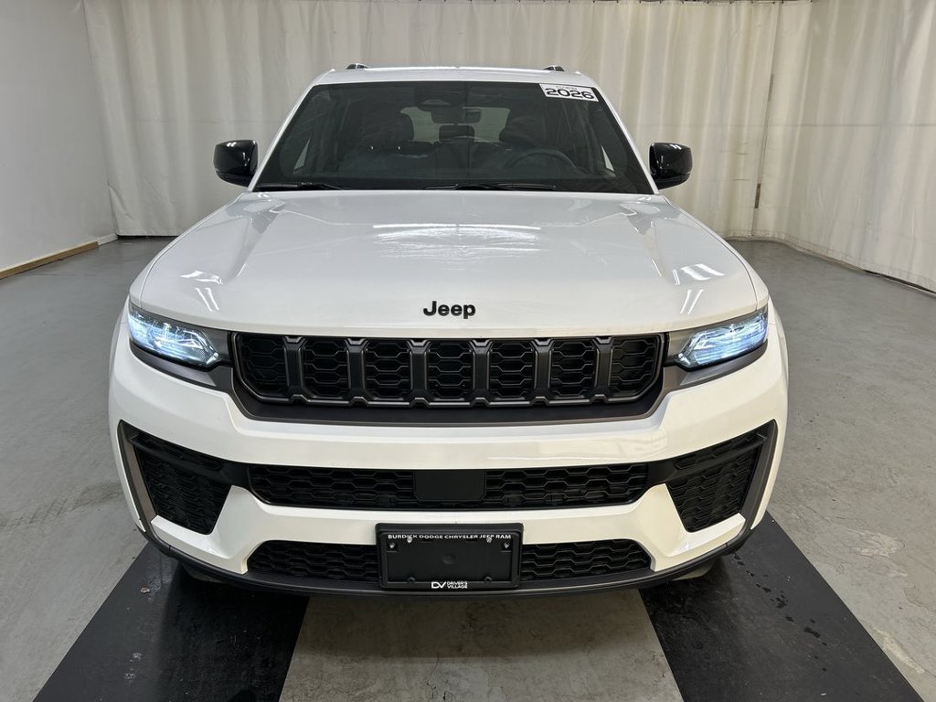Used 2026 Jeep Grand Cherokee Altitude AWD/4WD image 3