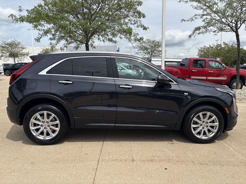 Used 2022 Cadillac XT4 Luxury w/ Cold Weather Package AWD/4WD image 8