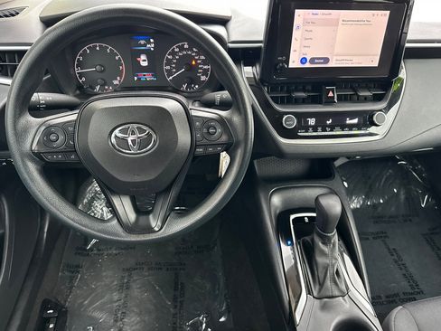 Used 2023 Toyota Corolla LE image 14