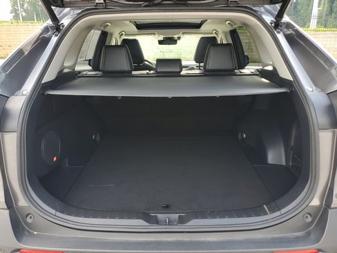 Used 2020 Toyota RAV4 Limited AWD/4WD image 9