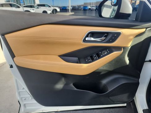 Used 2021 Nissan Rogue Platinum image 21