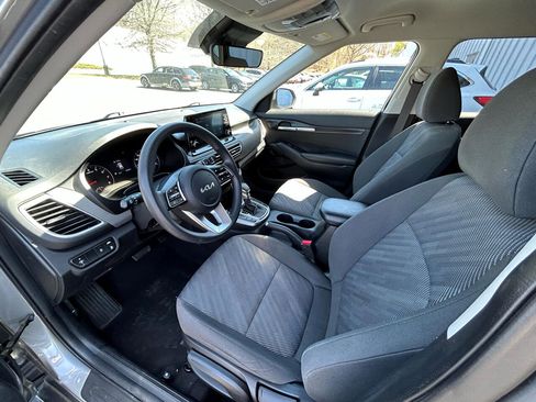 Used 2022 Kia Seltos LX image 4