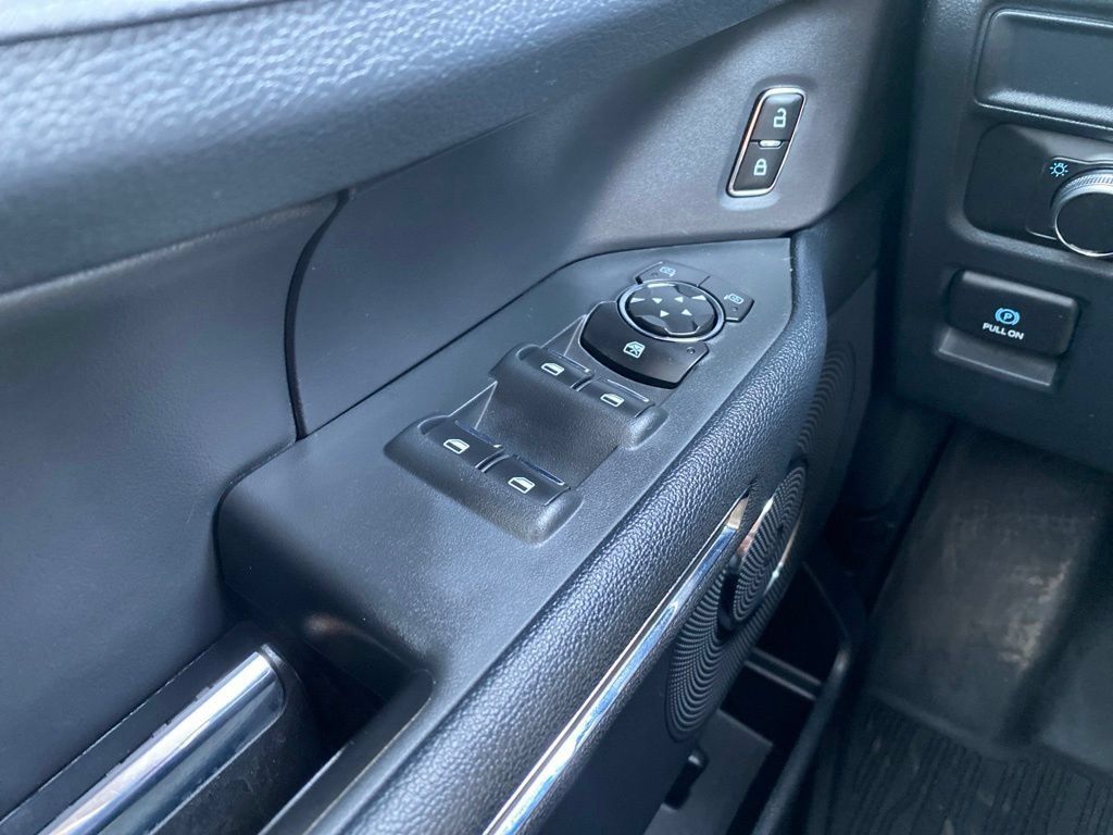 Used 2022 Ford Expedition XLT RWD image 32