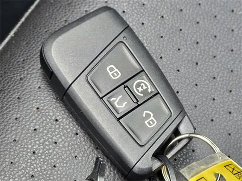 Used 2024 Volkswagen Jetta SE image 34