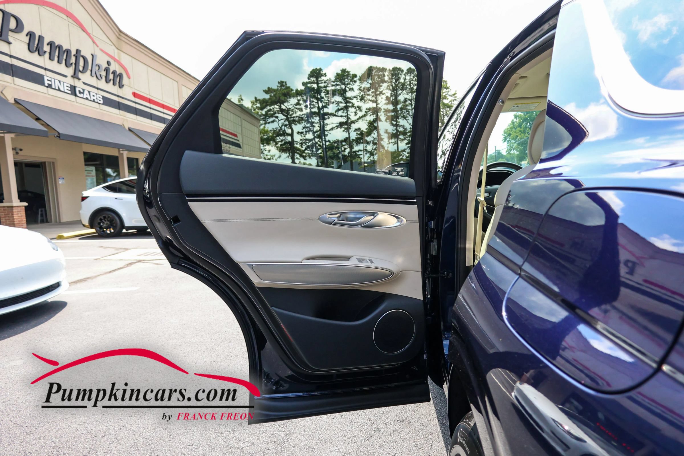 Used 2023 Genesis GV70 2.5T w/ Select Package AWD/4WD image 19