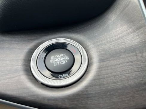 Used 2024 Jeep Grand Cherokee Limited image 30