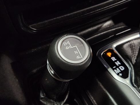 Used 2021 Jeep Wrangler Unlimited Sahara image 40