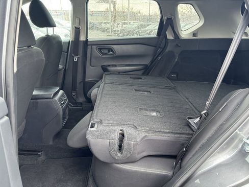 Used 2024 Nissan Rogue S image 27