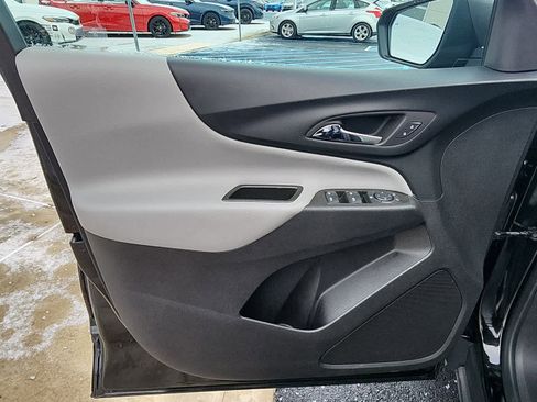 Used 2023 Chevrolet Equinox LS w/ LS Convenience Package image 17