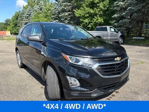 Used 2019 Chevrolet Equinox LS w/ LS Convenience Package AWD/4WD image 2