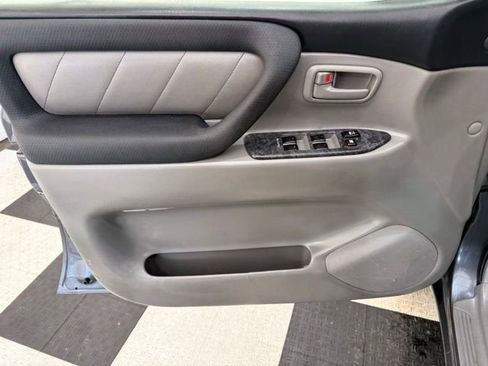 Used 2007 Toyota Land Cruiser w/ Convenience Pkg image 14