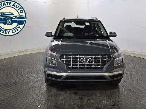 Used 2026 Hyundai Venue SEL FWD image 2