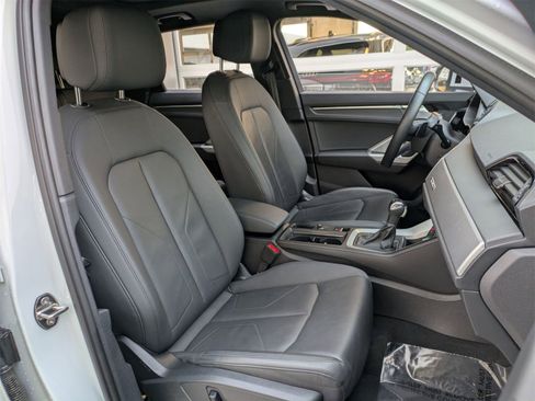 Used 2023 Audi Q3 2.0T Premium w/ Convenience Package image 28